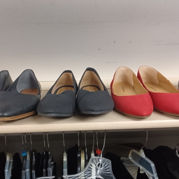 Shoes - Picture 2 of 3